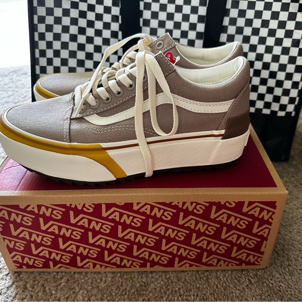 Platform Stack Vans